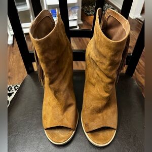 DV Dolce Vita Fringe Booties Womens Saddle Brown Lotus Peep Toe Ankle
Boots